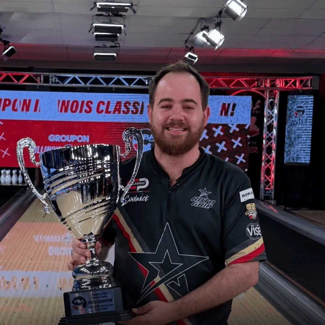 Anthony Simonsen celebrating victory at the PBA Illinois Classic after winning his 17th PBA Tour title