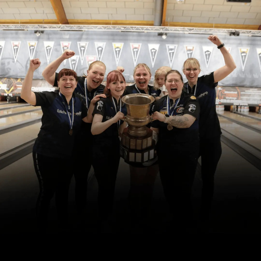 Lahti Bay and Pori Giants celebrating Finnish League championship victories