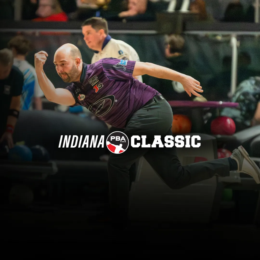 Tournament leader Dom Barrett preparing for a shot at the PBA Indiana Classic.