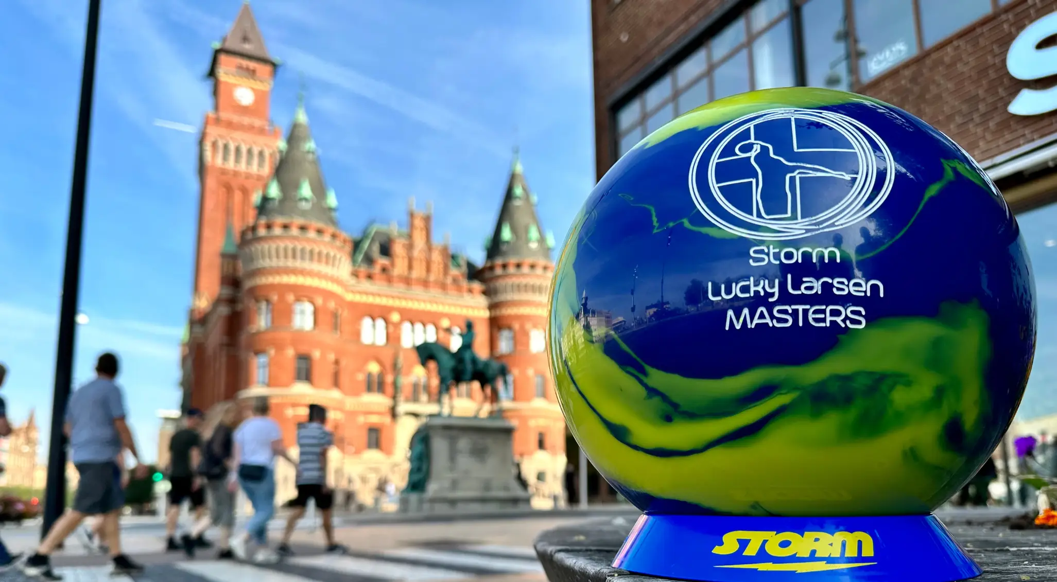SLLM bowling ball took a tour around Helsingborg